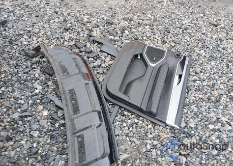 2024 Jeep Wagoneer L Series Ii Carbide 4X4 z USA, uszkodzony, nr VIN 1C4SJSBP8RS141007